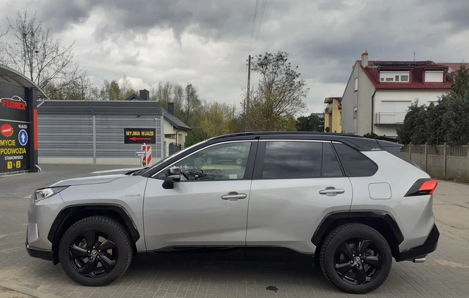 Toyota RAV4 cena 143700 przebieg: 64000, rok produkcji 2020 z Chęciny małe 436